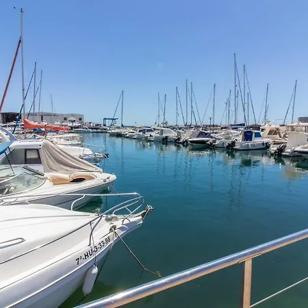 In Guest - Private In The Fishing Port Of Guest house *